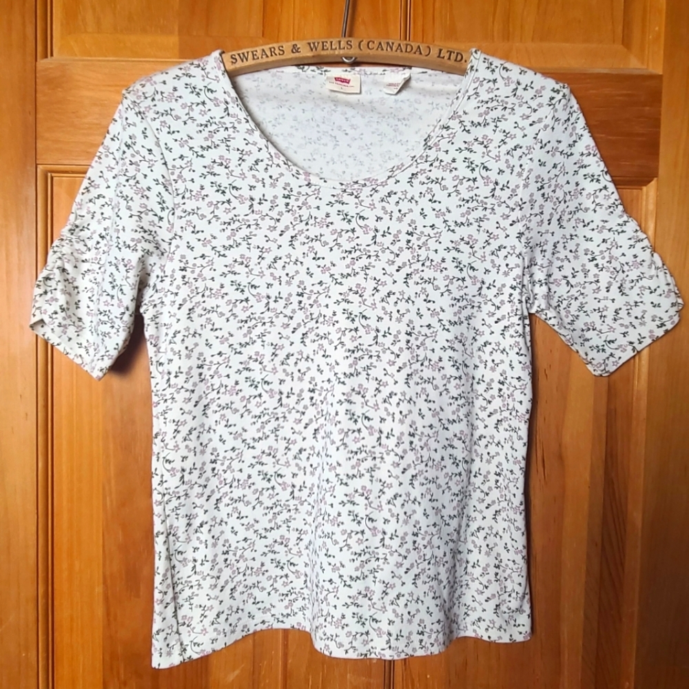 Levis Infinity Floral Ballet Top Short Sleeve 100% Cotton Size Large